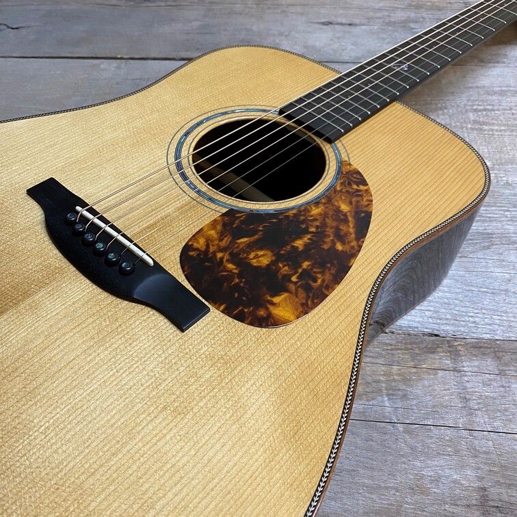 Dreadnought BG-252-GM