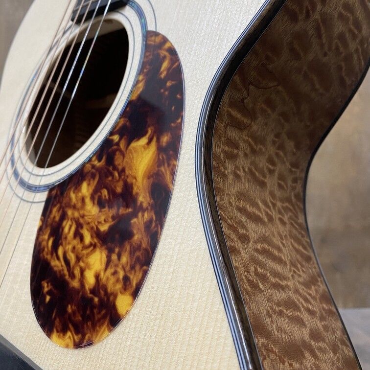 OM Hybride LE-SG-241-M